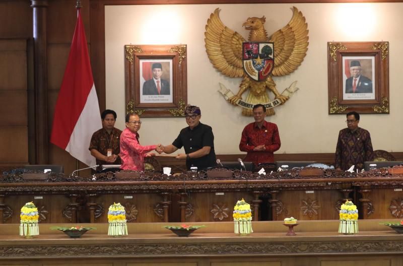 podiumnews.com-LKPJ Gubernur Tahun 2022 Ditanggapi DPRD Bali